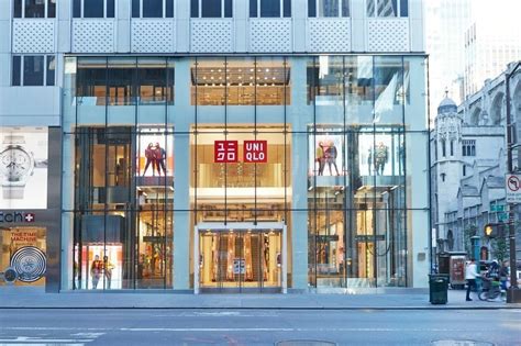 how many uniqlo stores in usa